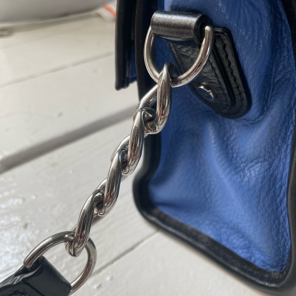 Michael Kors crossbody purse - Picture 5 of 9